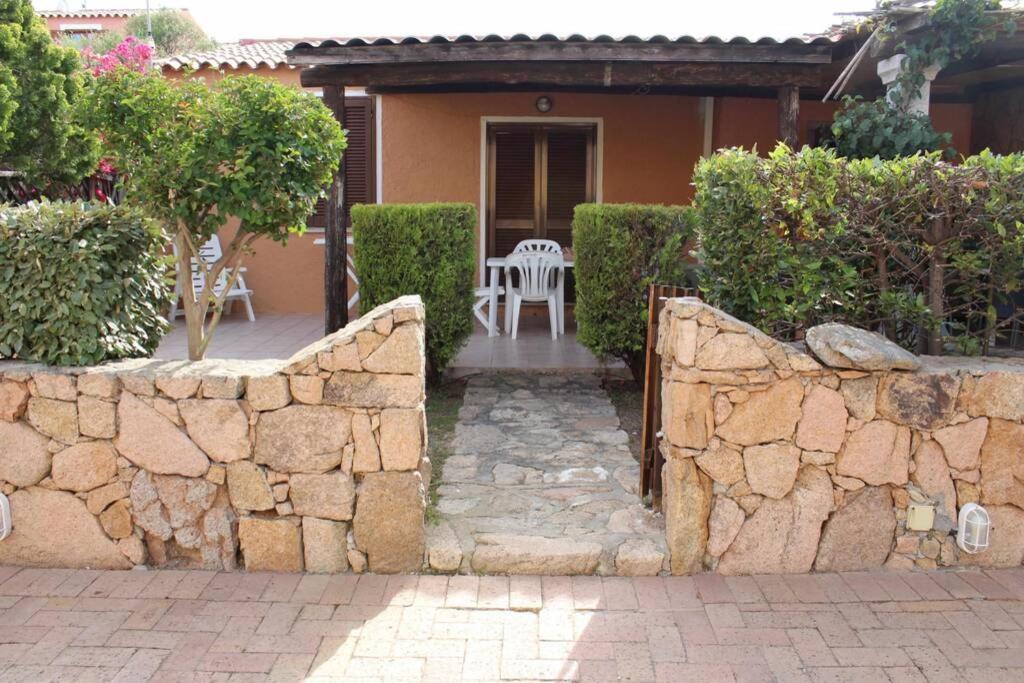 Casa Di Lu' - Bilocale Con Giardino - Porto Pollo Lägenhet Exteriör bild
