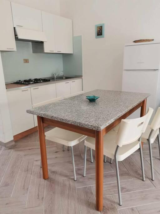 Casa Di Lu' - Bilocale Con Giardino - Porto Pollo Lägenhet Exteriör bild